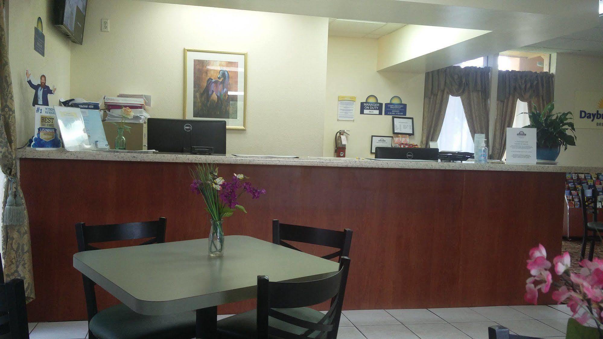 Days Inn By Wyndham Ocala North Buitenkant foto